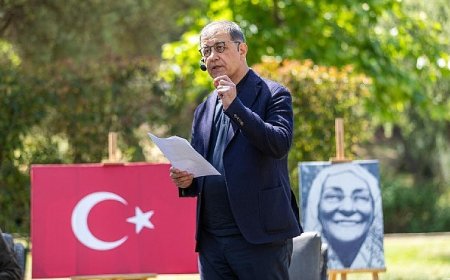 Başkan Tugay’dan Anneler Günü’nde duygulandıran sürpriz