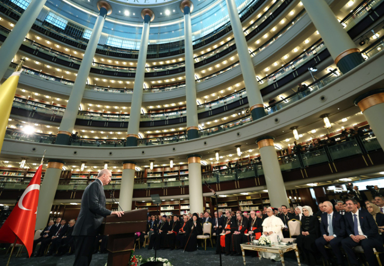 Cumhurbaşkanı Erdoğan: Türkiye farklı inançlar arasında köprü olan istisnai bir ülkedir