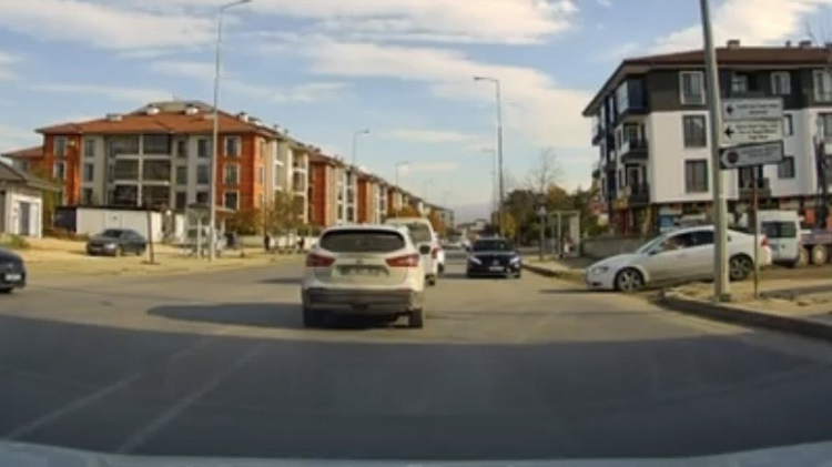 Düzce’de kural tanımazlar zor anlar yaşattı!