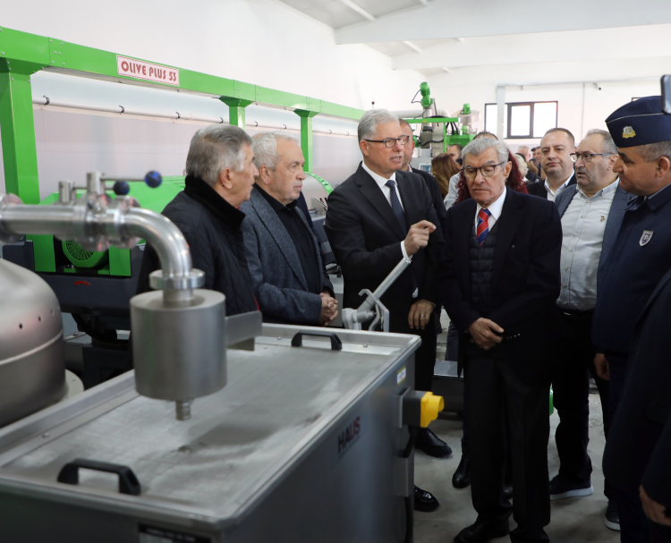 Mudanya’da ‘imece modeli’ ile zeytinyağı fabrikası açıldı